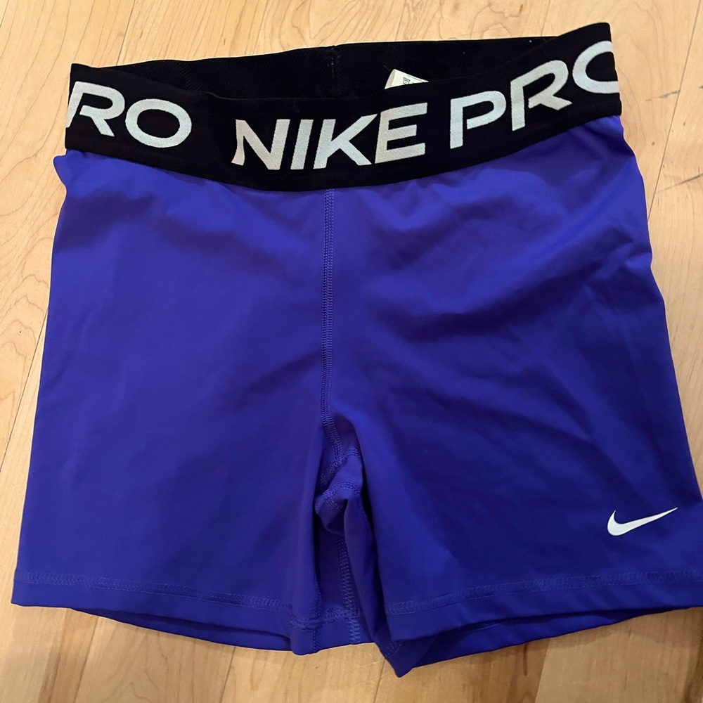 Nike Pros Meduim